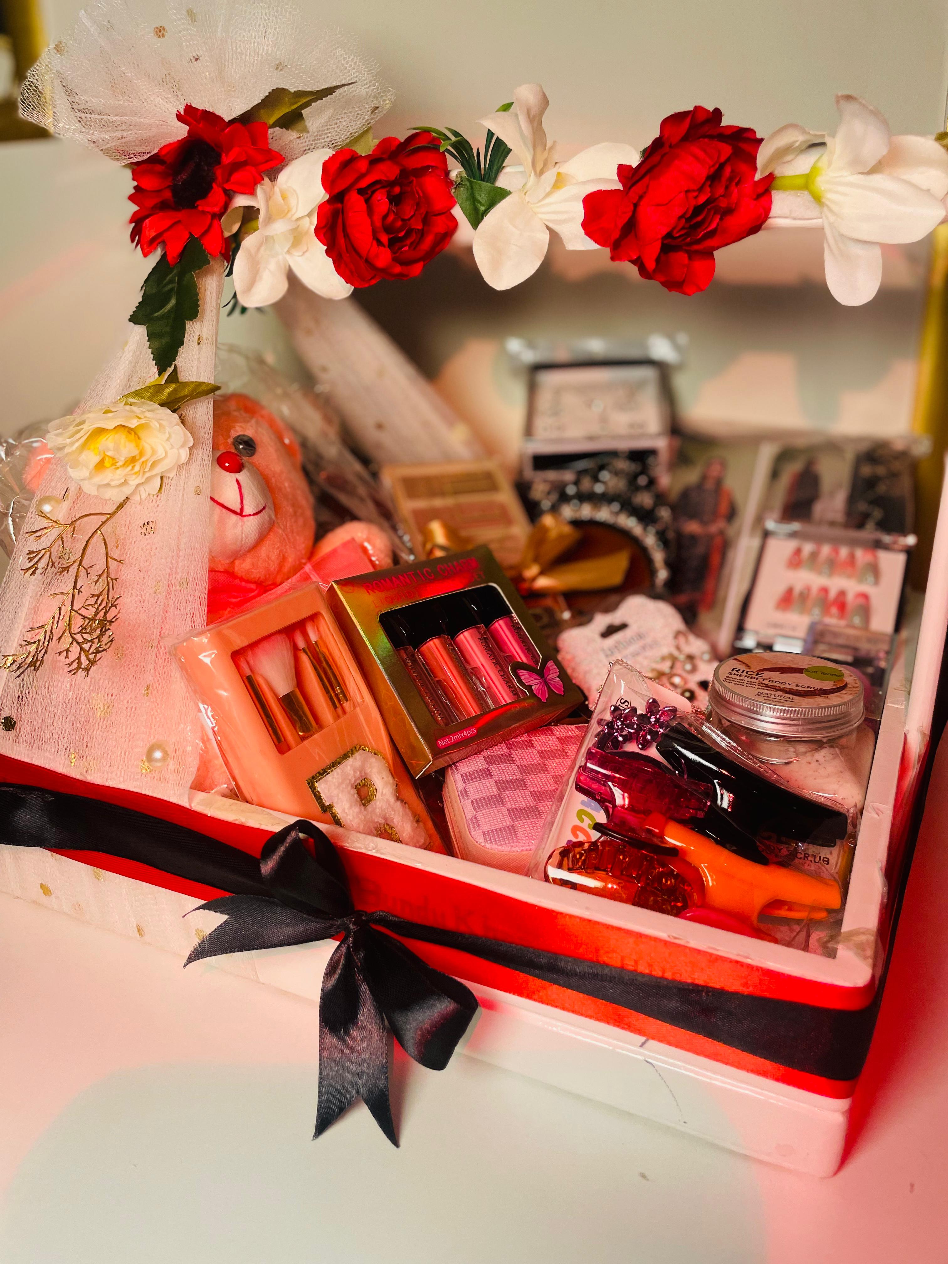 The Glam Girl Basket